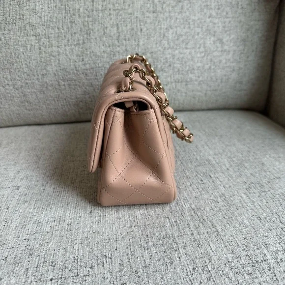 BEAUTIFUL Chanel 21a beige classic mini square - Picture 3 of 13